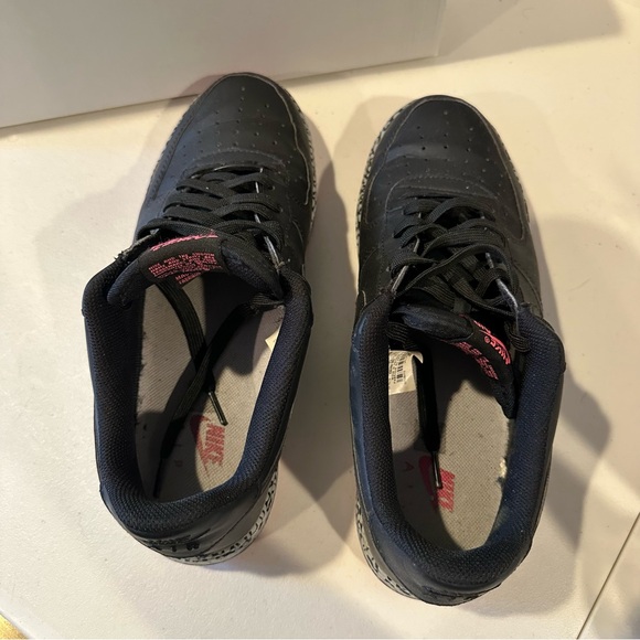 Nike Air Force 1 Black Hyper Pink Wolf Grey Elephant Print (488298-063) RARE - Picture 7 of 11